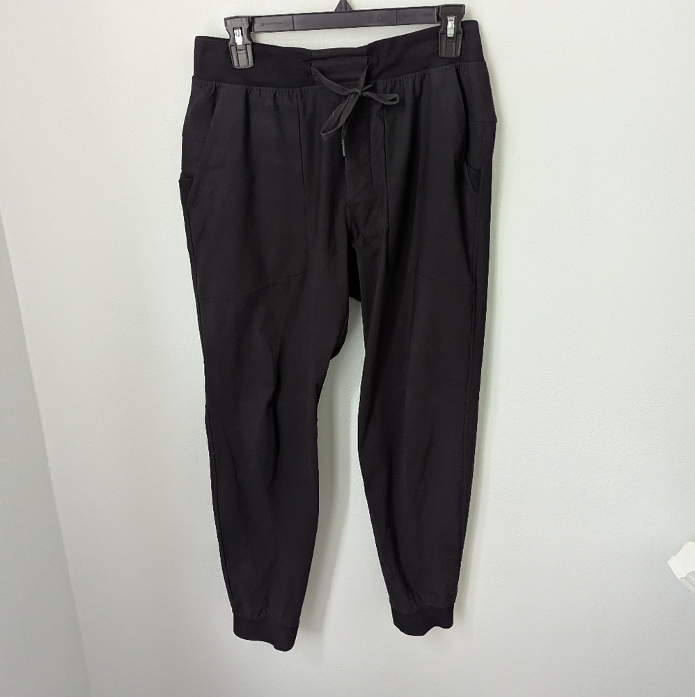 Lululemon Women's Black Joggers, Medium